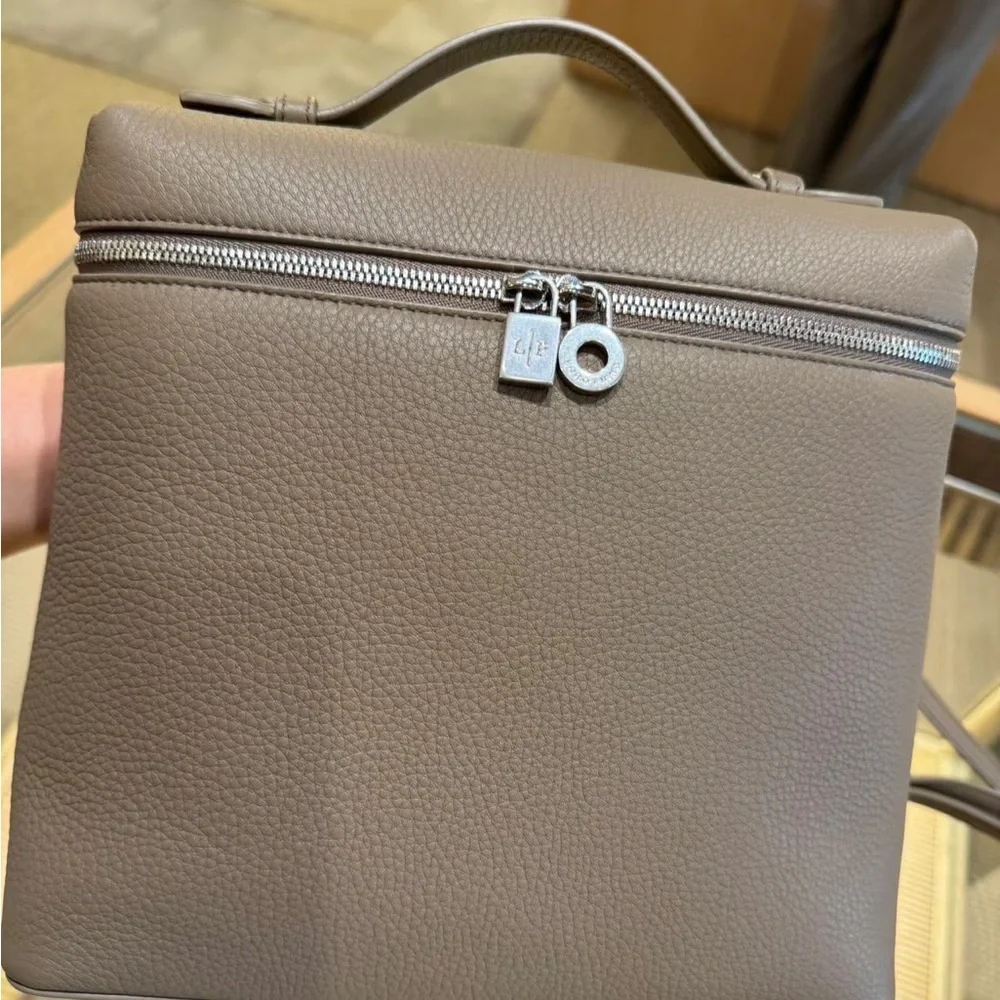 Loro Piana Tan Shoulder Bag - Picture 3 of 3